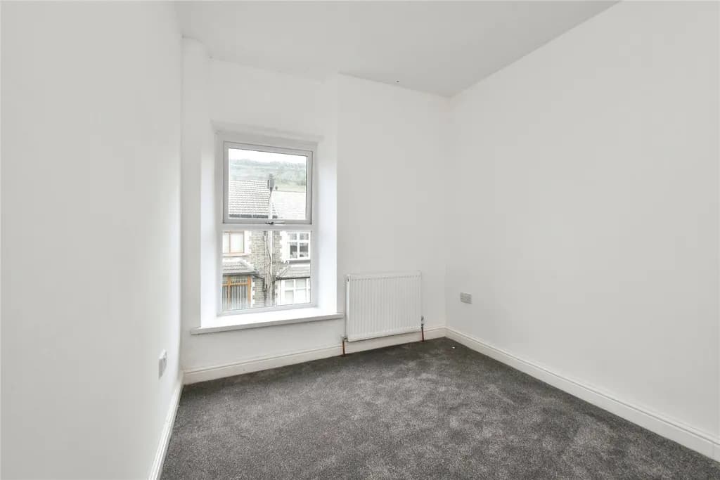 property photo 18 of 21