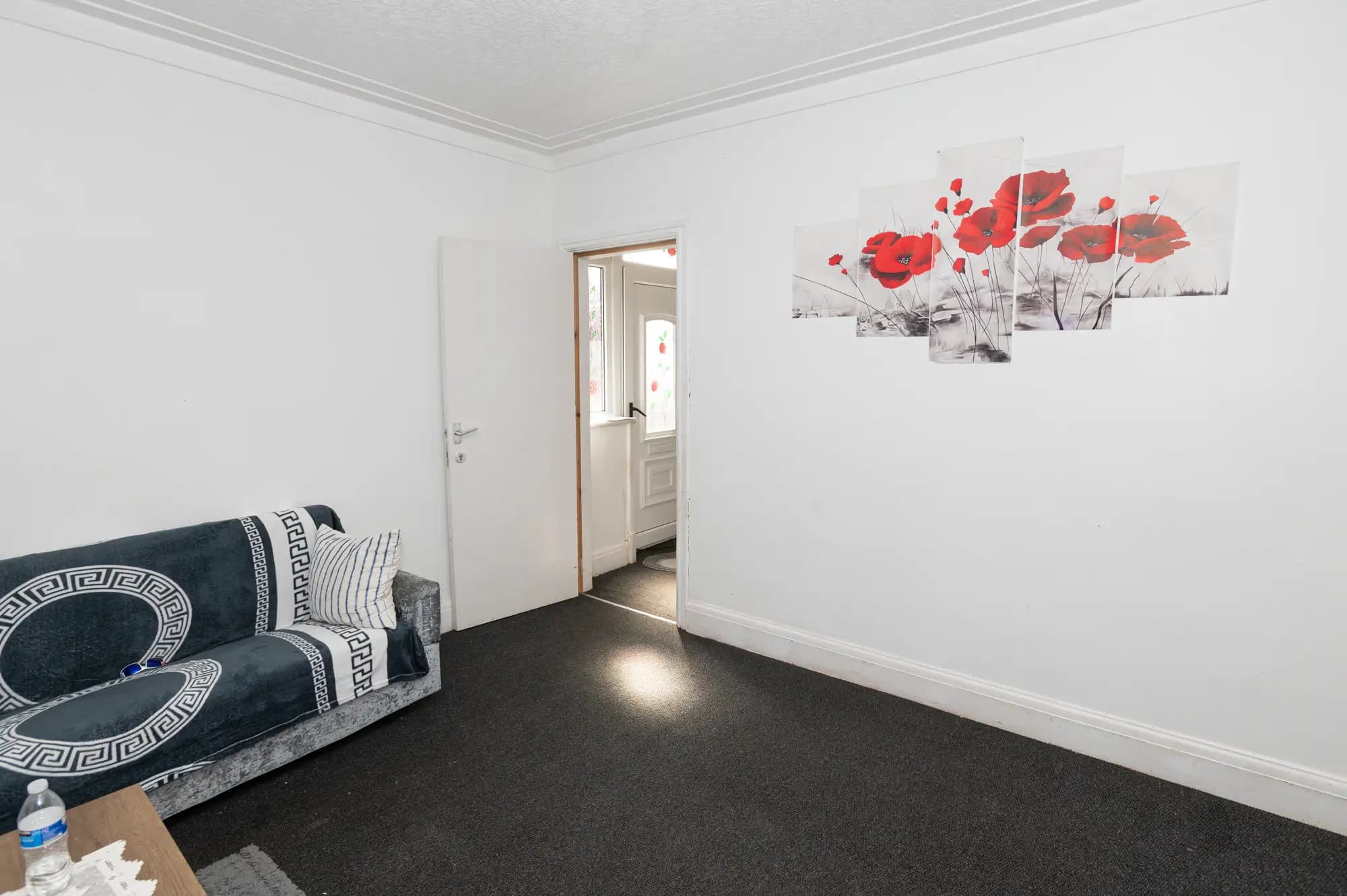 property photo 5 of 32