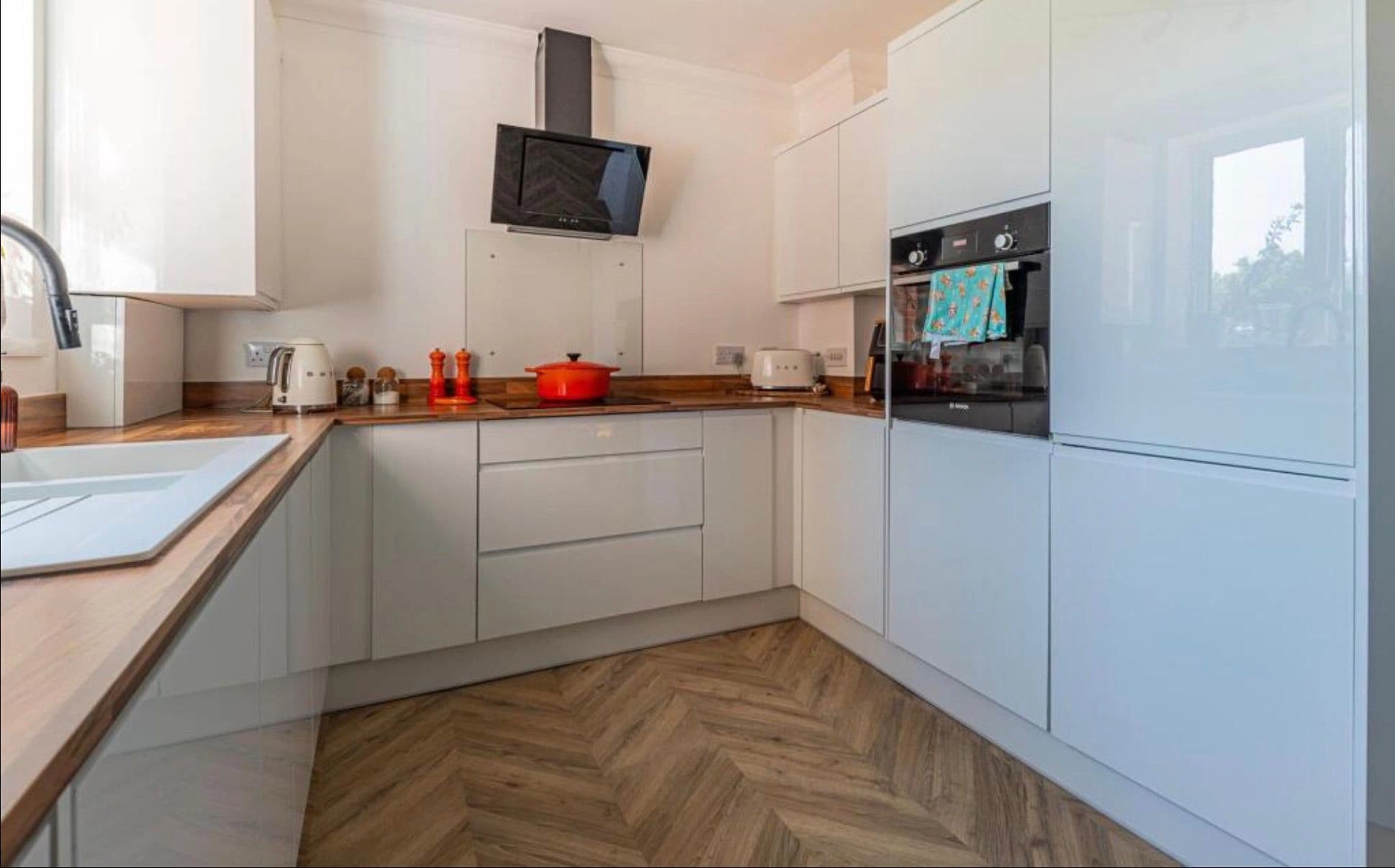 property photo 6 of 17