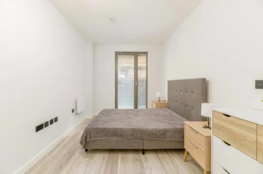 property photo 6 of 9