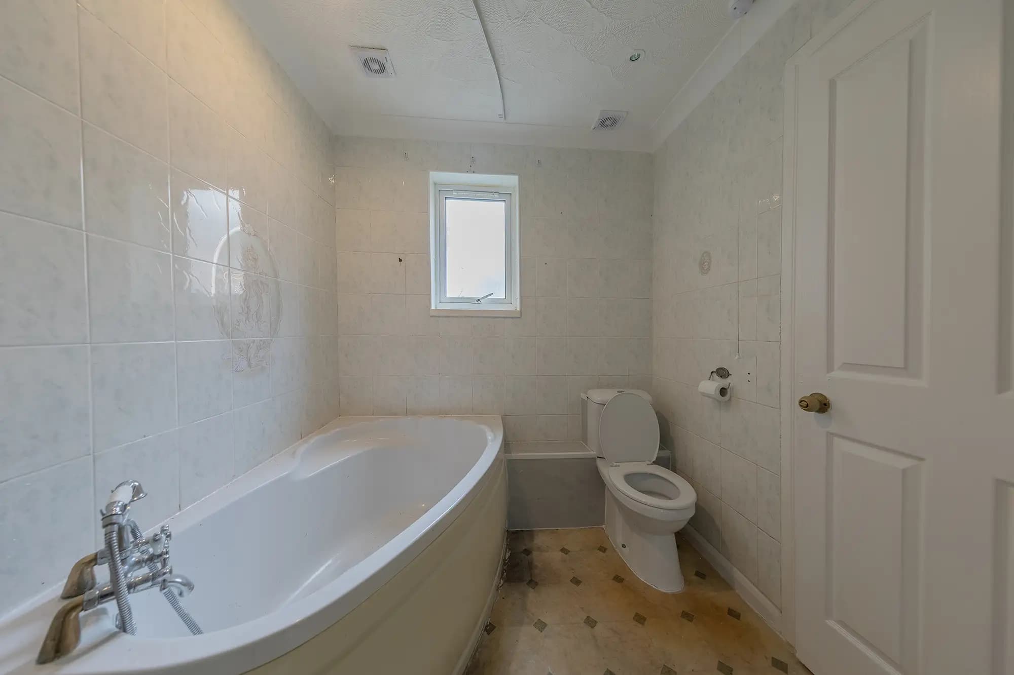 property photo 10 of 35