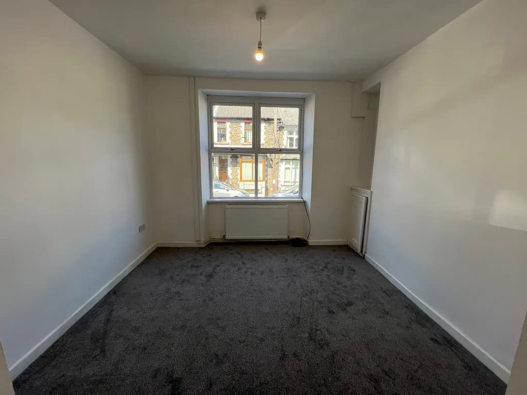 property photo 13 of 21
