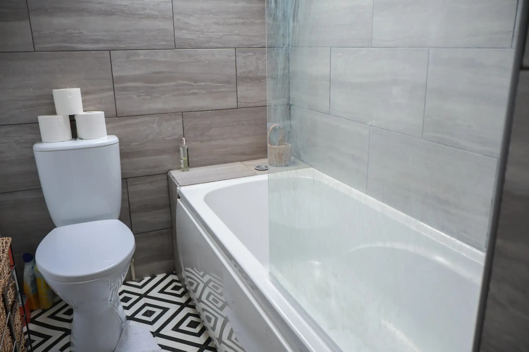 property photo 10 of 21