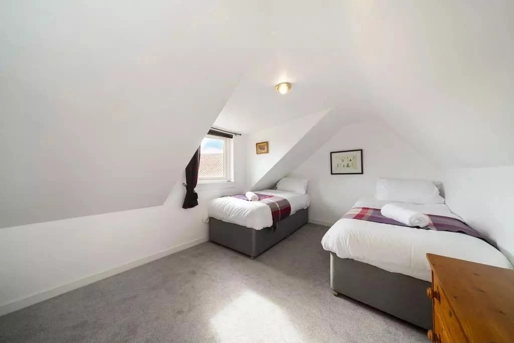 property photo 12 of 21