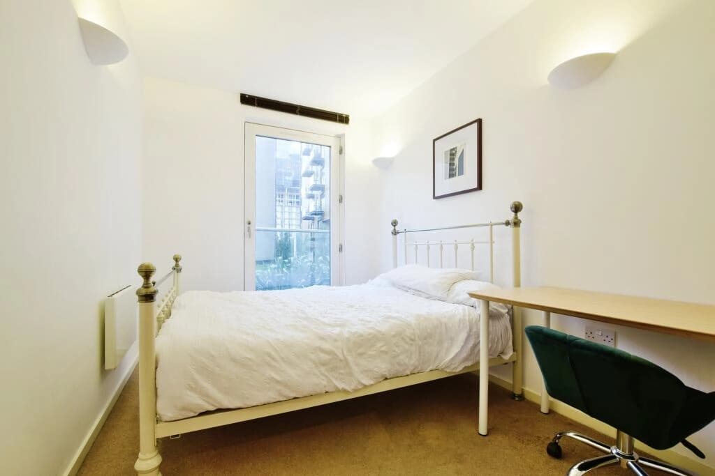 property photo 11 of 15