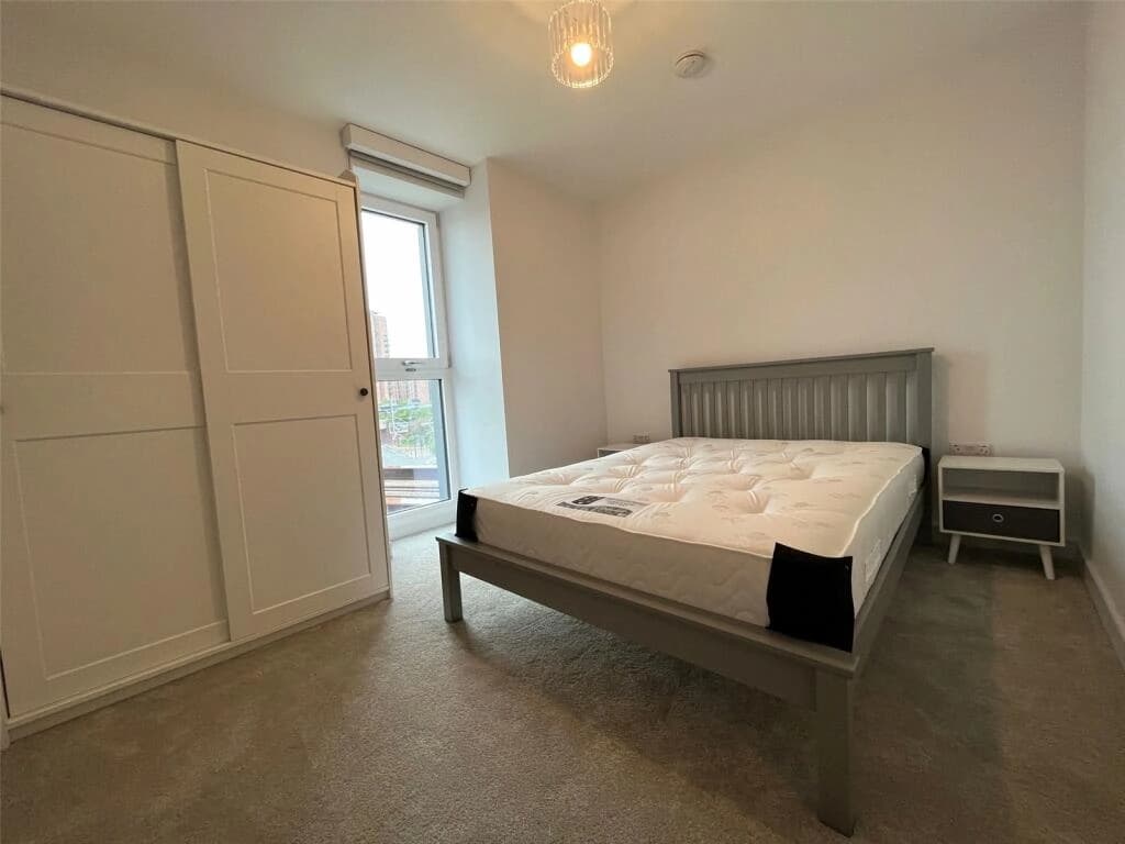 property photo 10 of 19