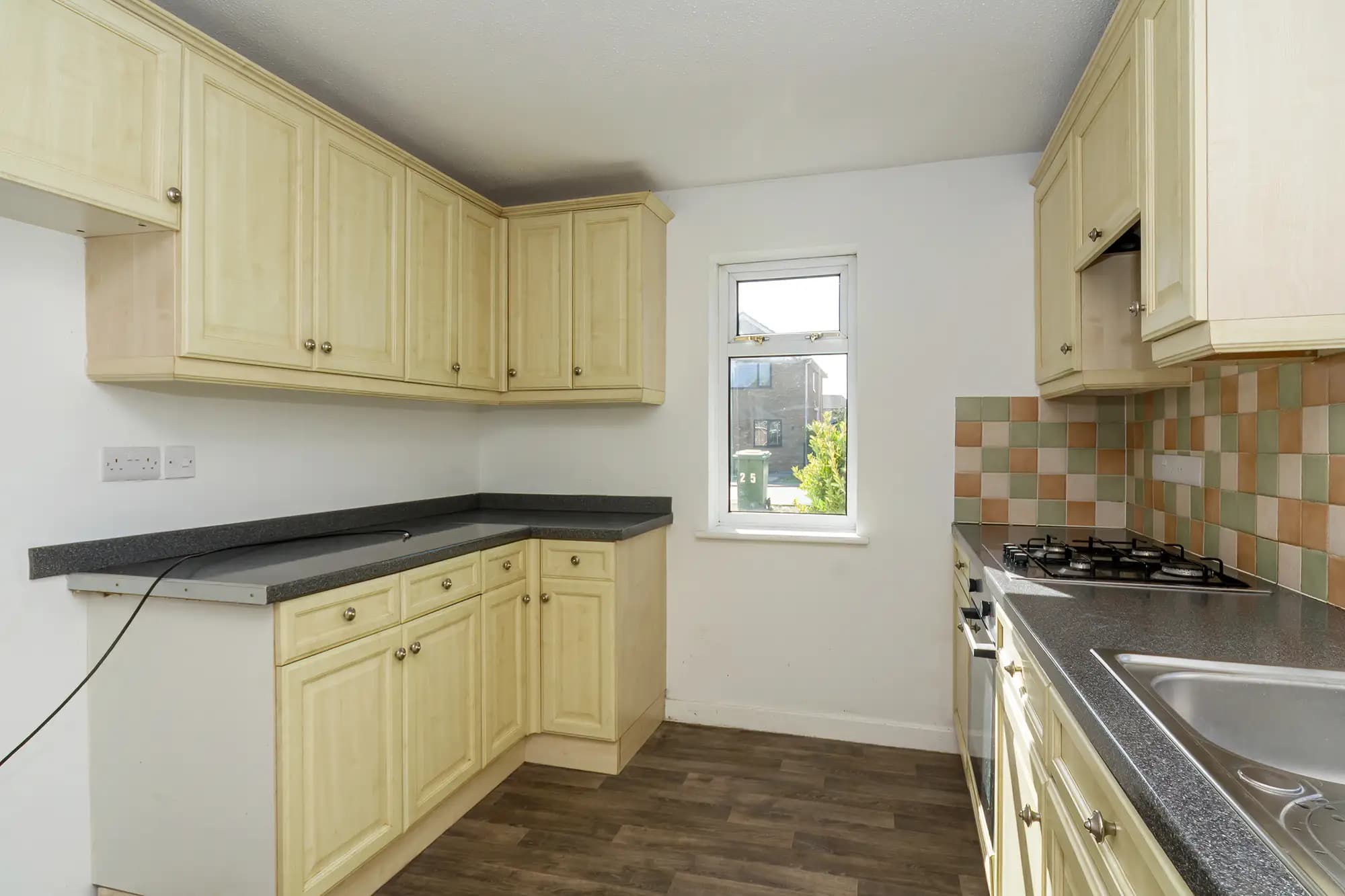property photo 6 of 33