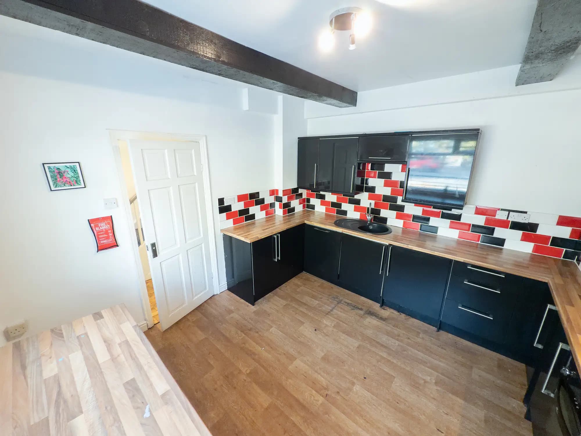 property photo 11 of 42