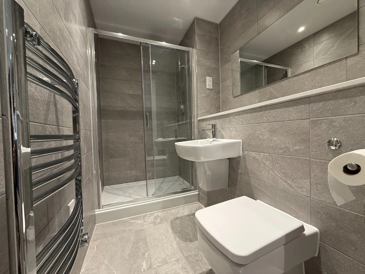 property photo 9 of 18