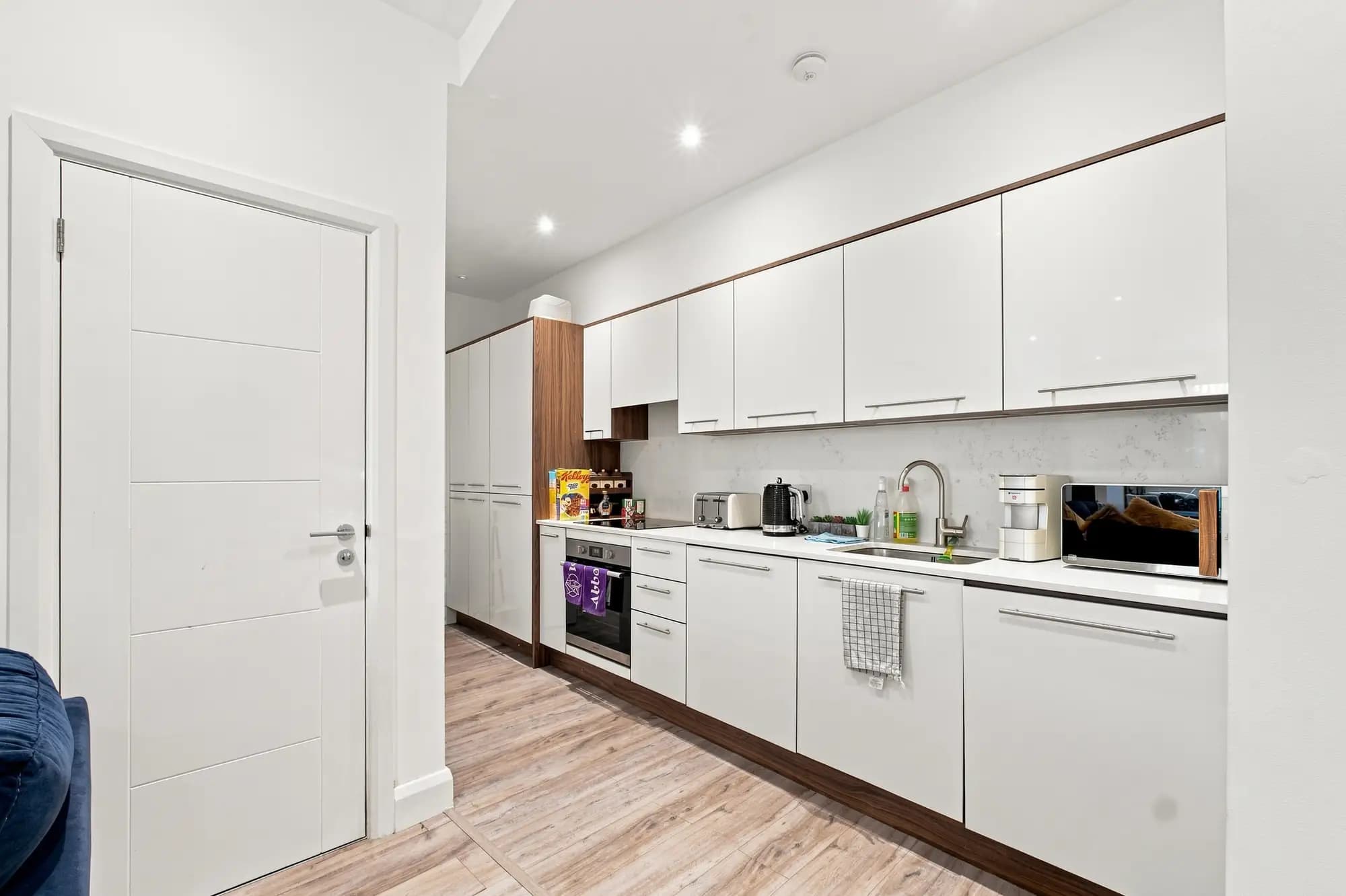 property photo 6 of 20