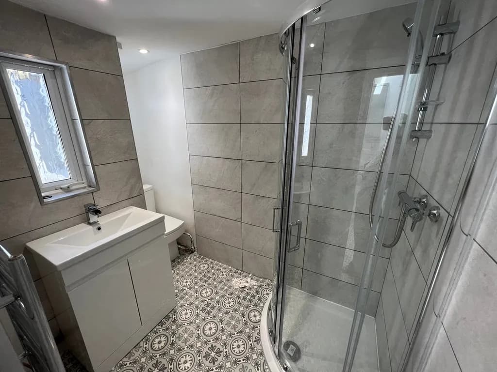property photo 11 of 21