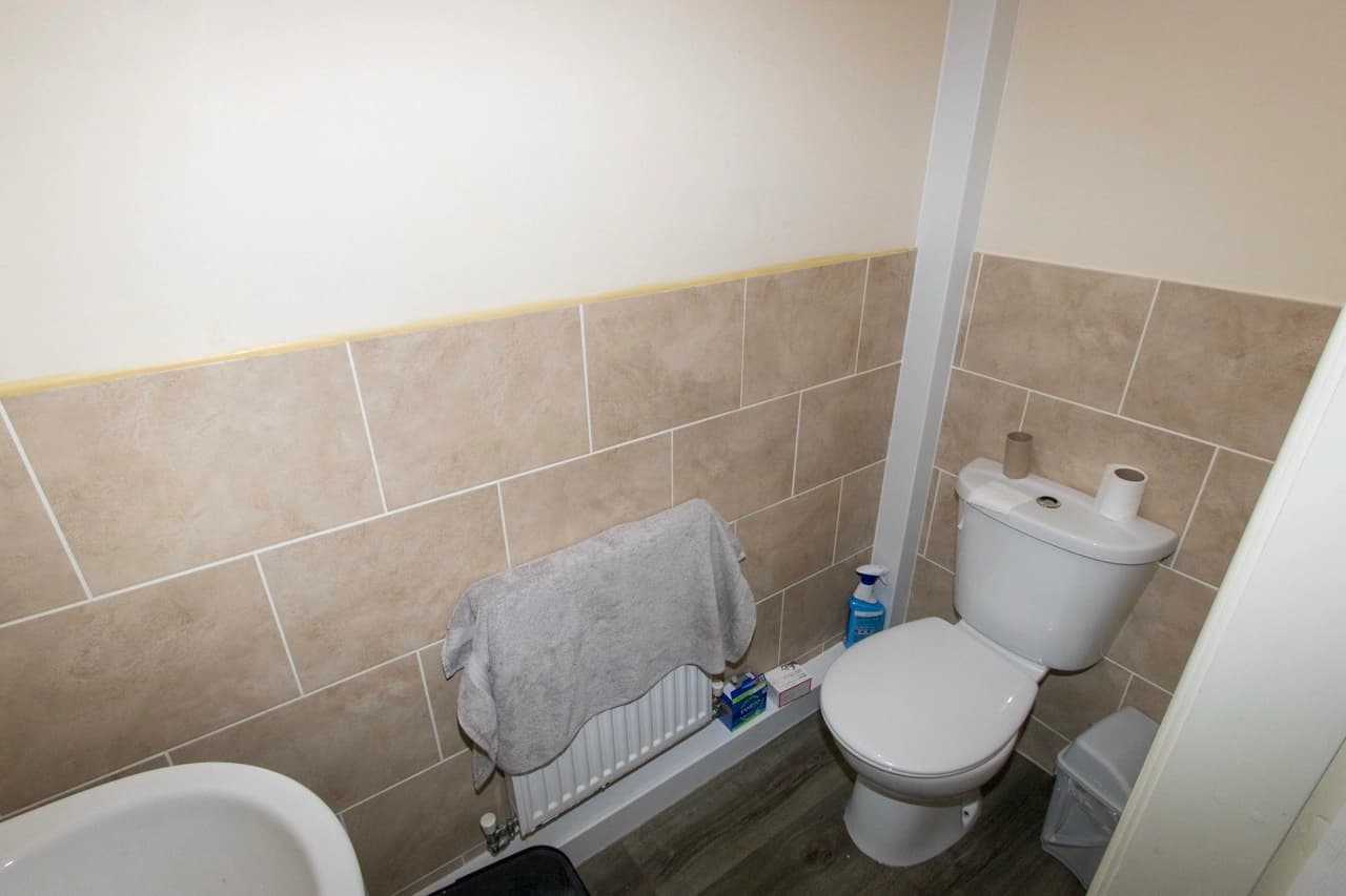 property photo 9 of 24