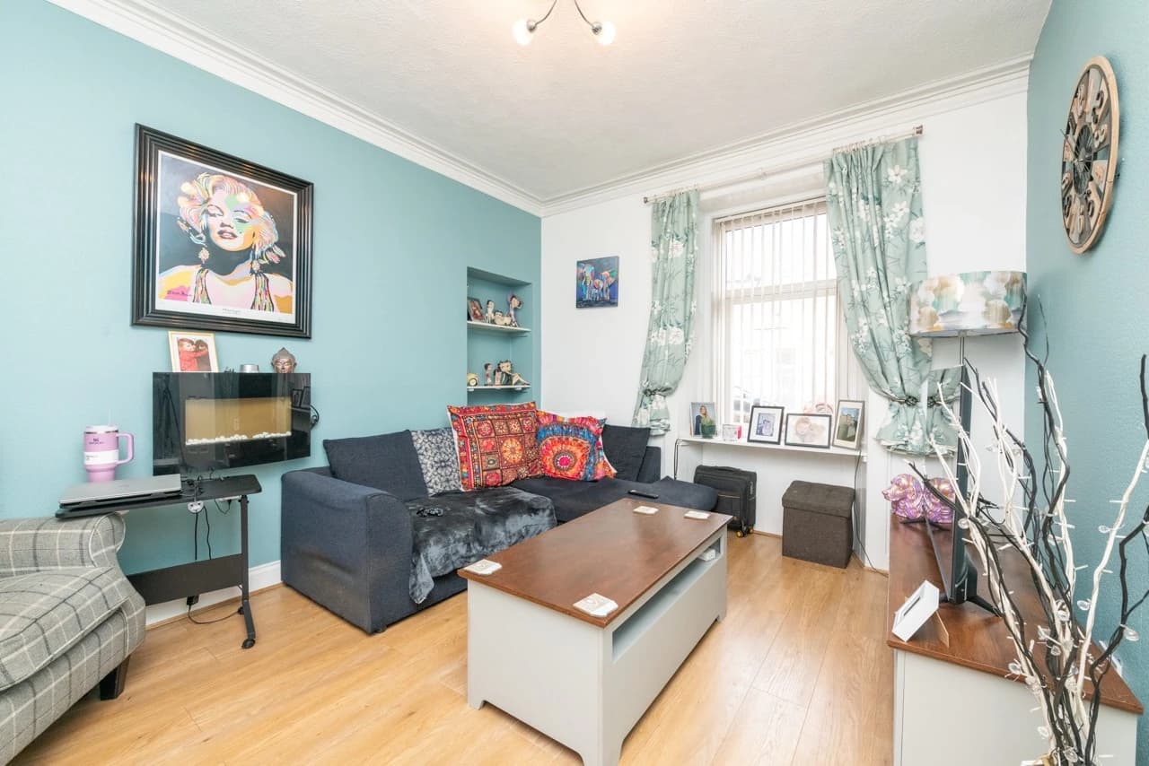 property photo 3 of 17
