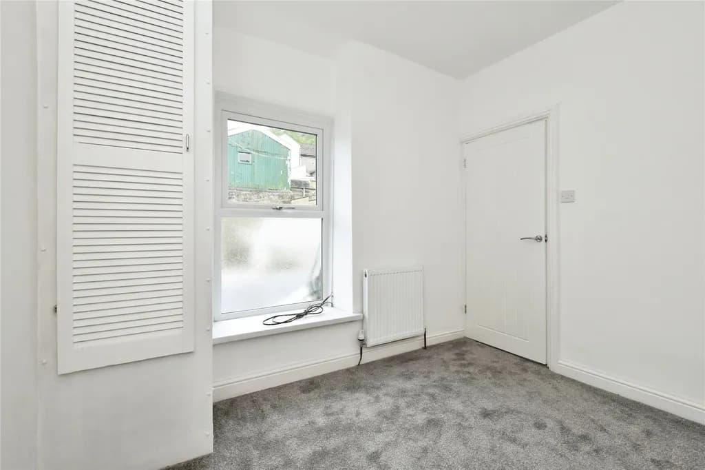 property photo 15 of 21
