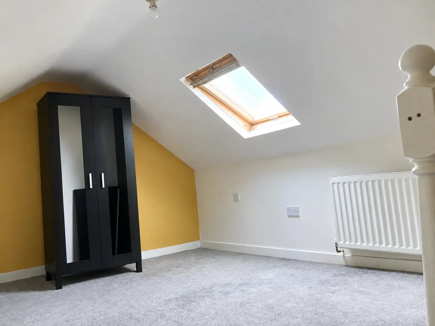 property photo 9 of 11
