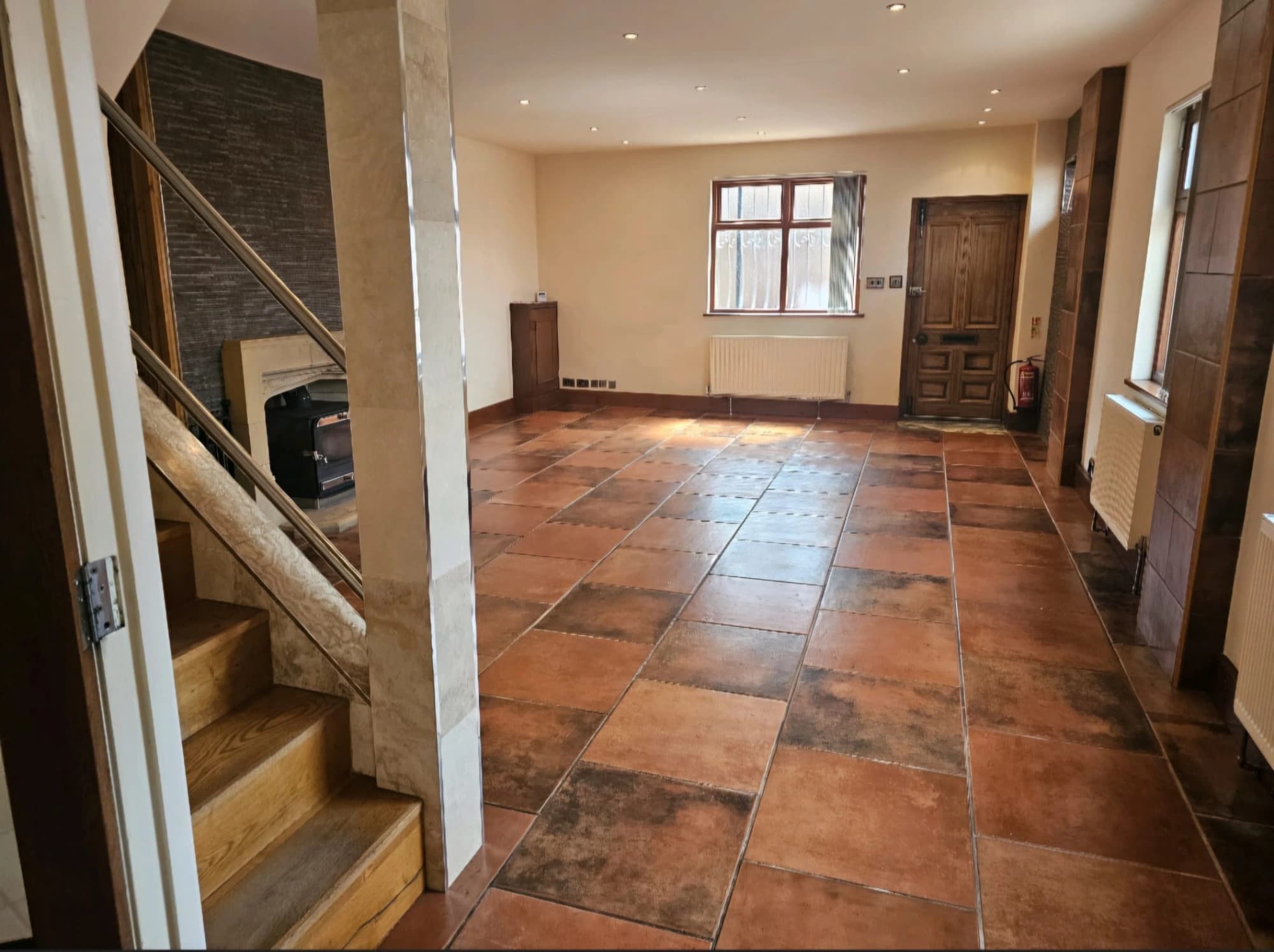 property photo 4 of 15