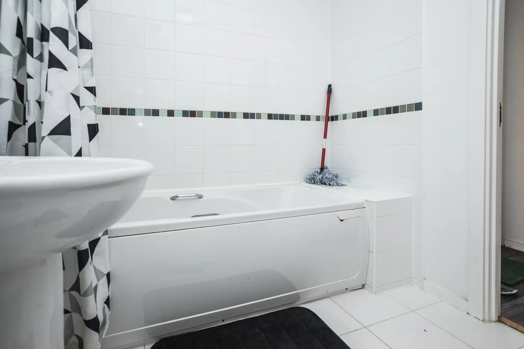property photo 12 of 33