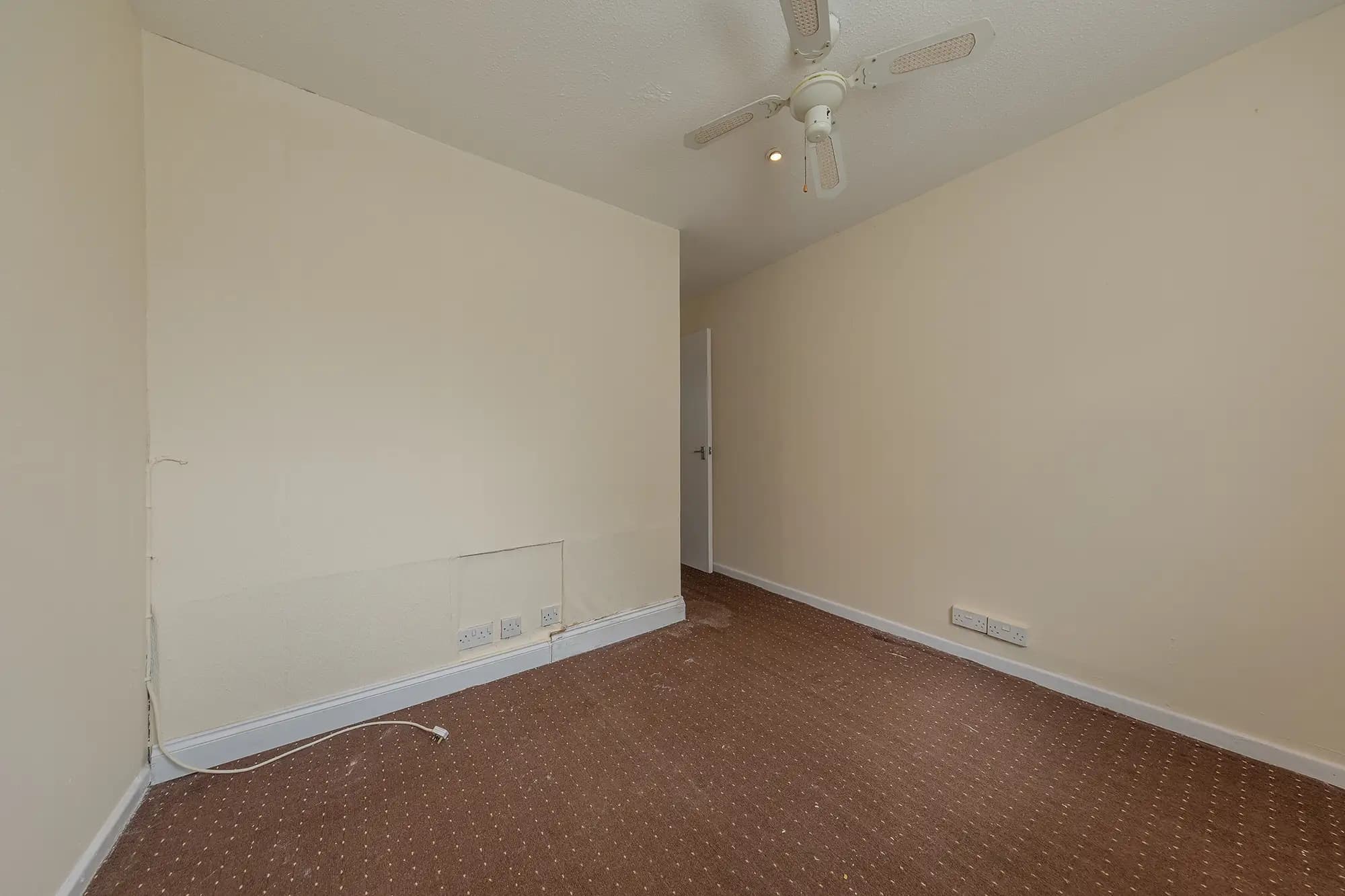 property photo 19 of 35