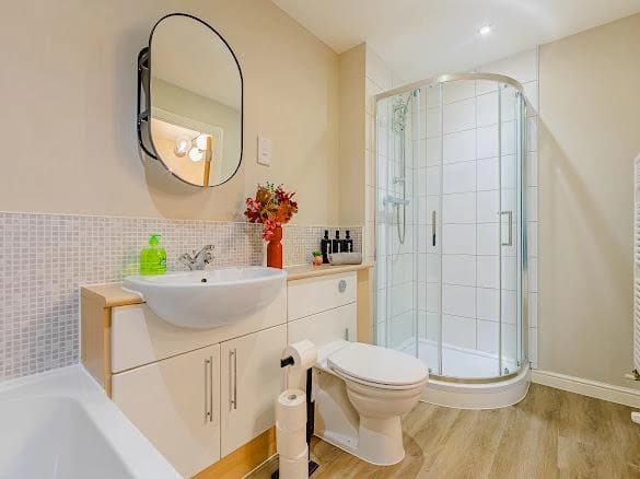 property photo 11 of 33