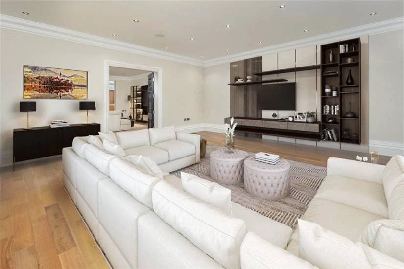 property photo 11 of 50
