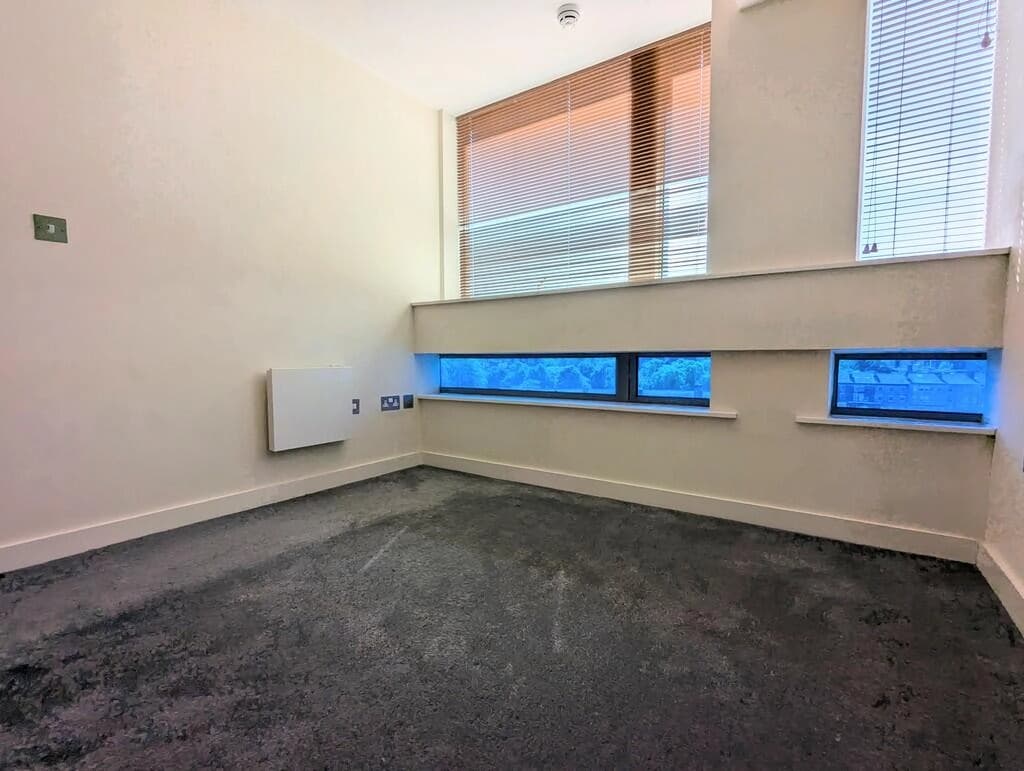 property photo 7 of 14