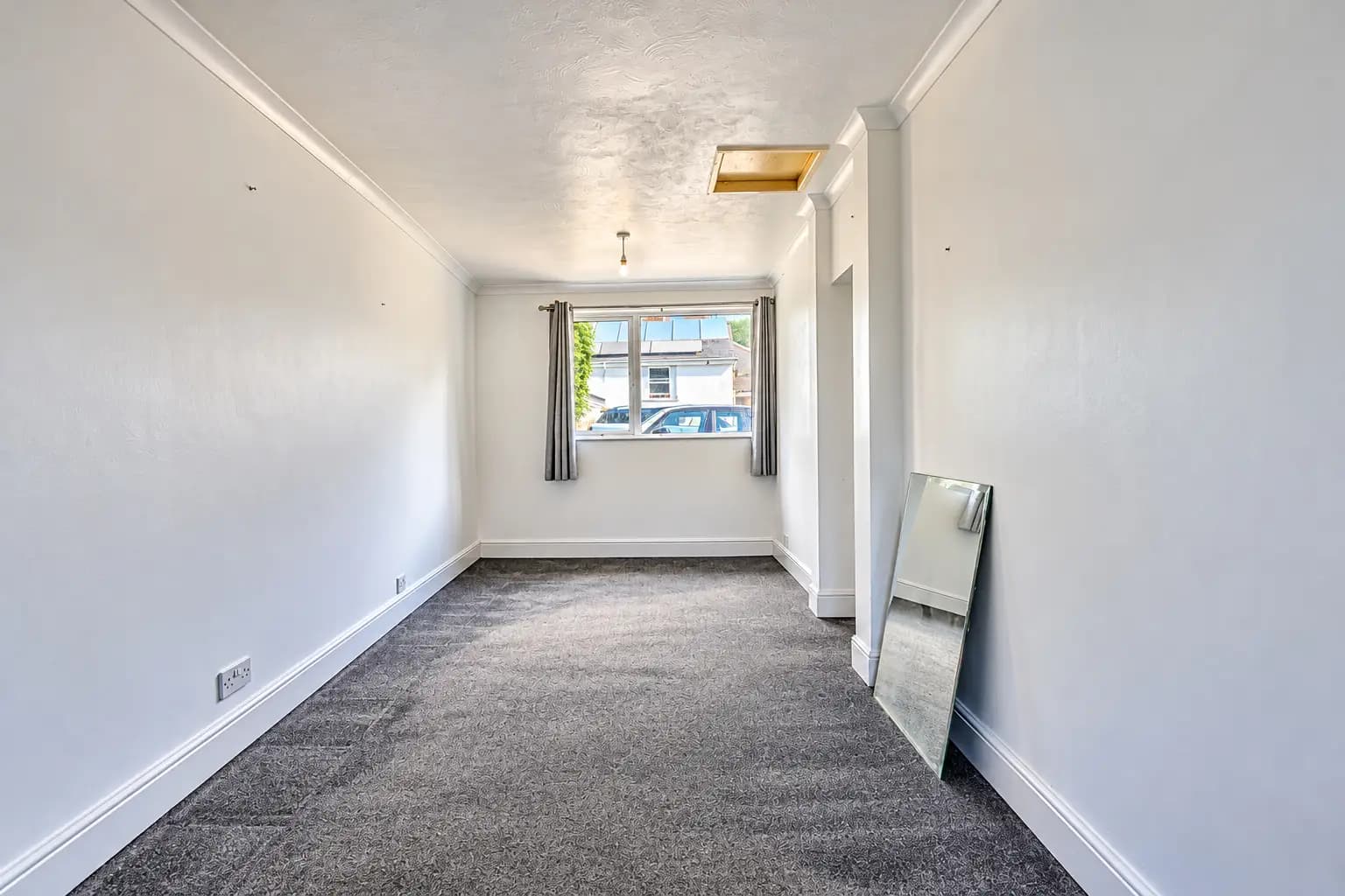 property photo 9 of 20