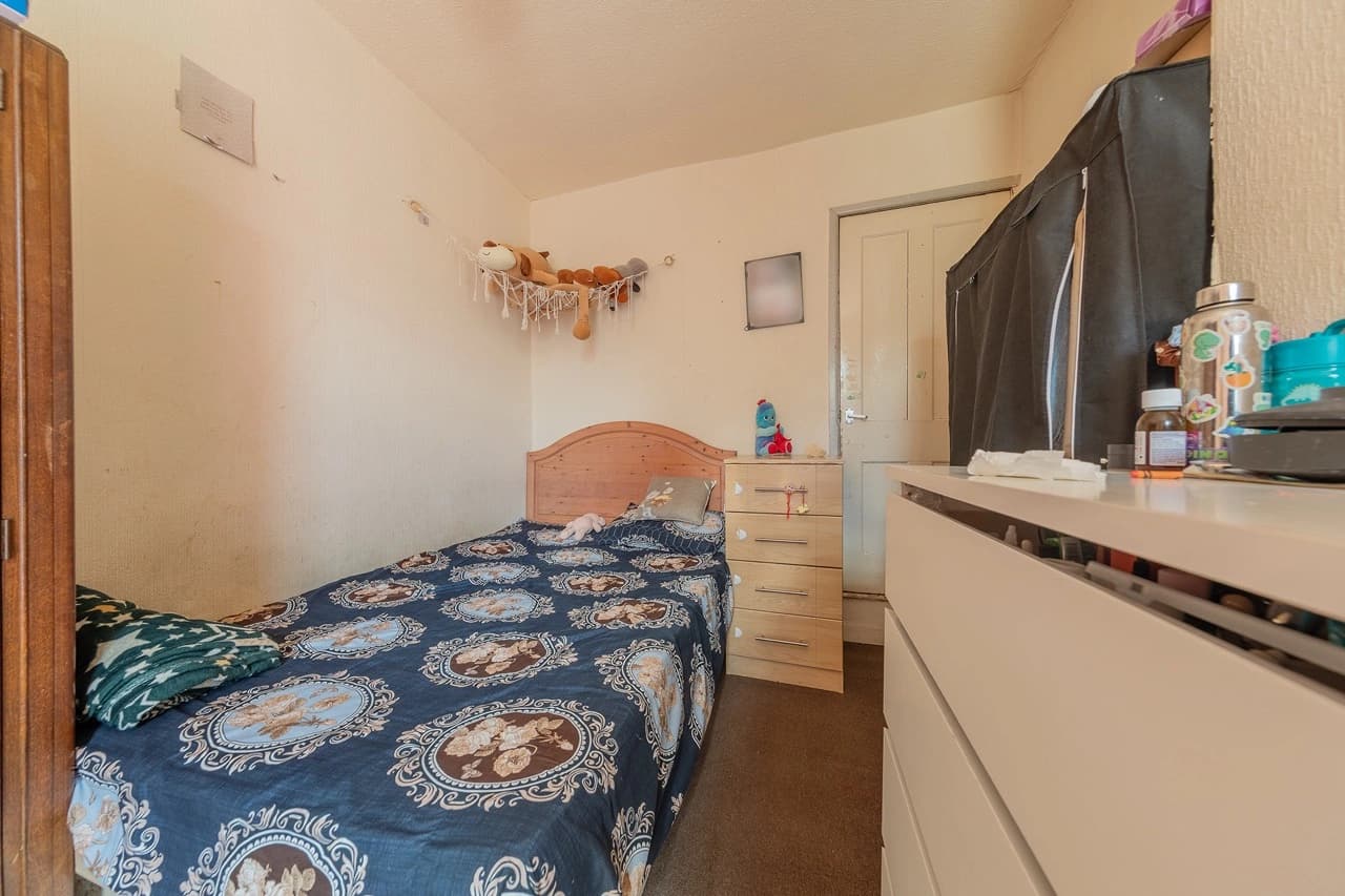 property photo 10 of 23