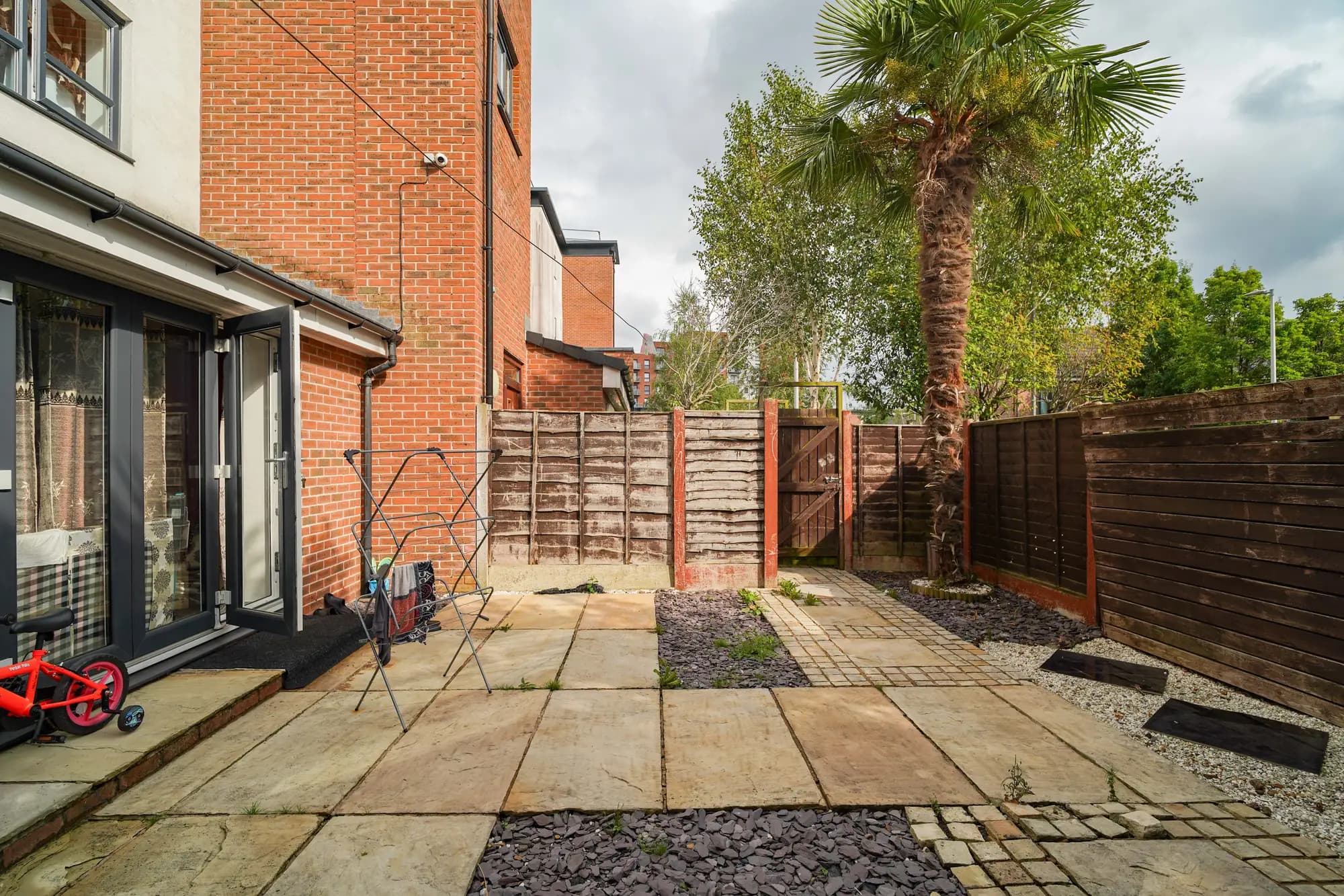 property photo 22 of 25