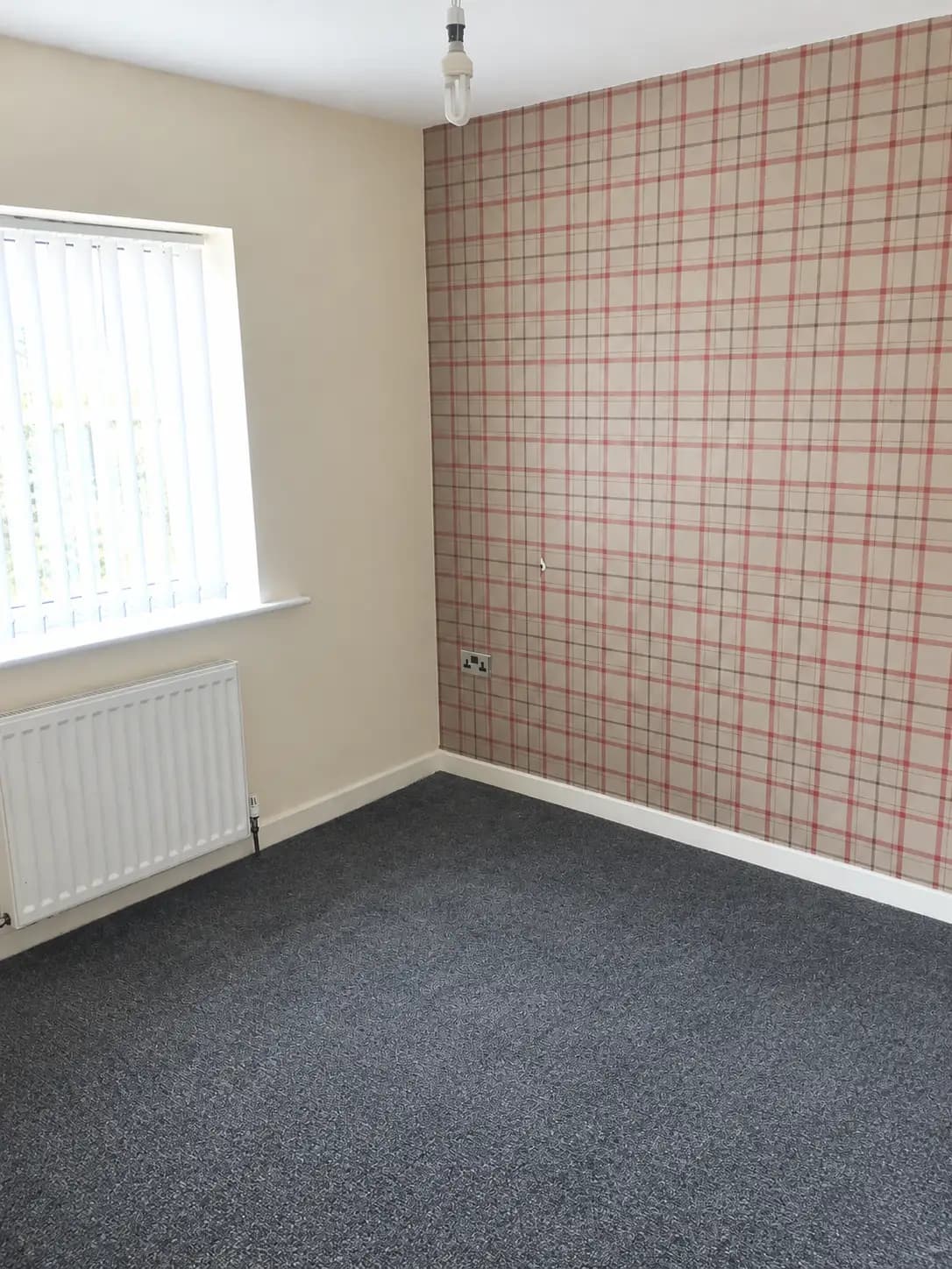 property photo 8 of 11