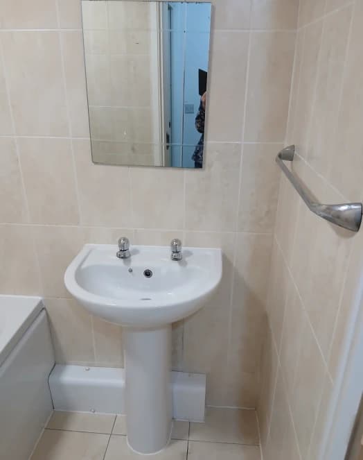 property photo 8 of 12