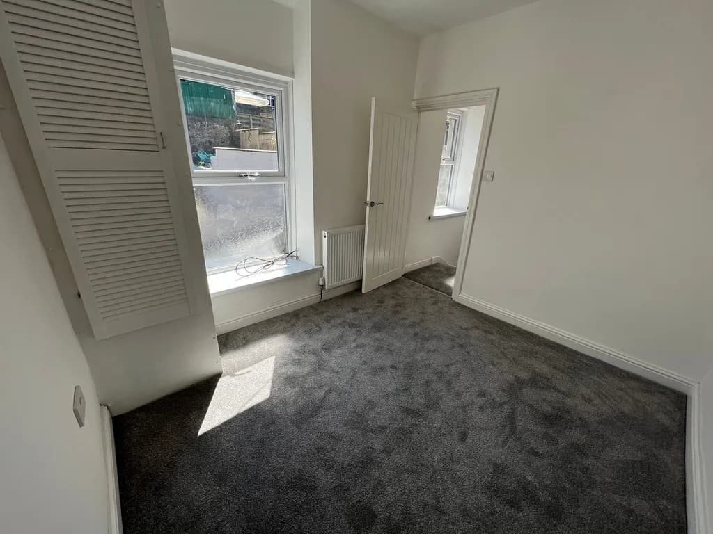 property photo 12 of 21