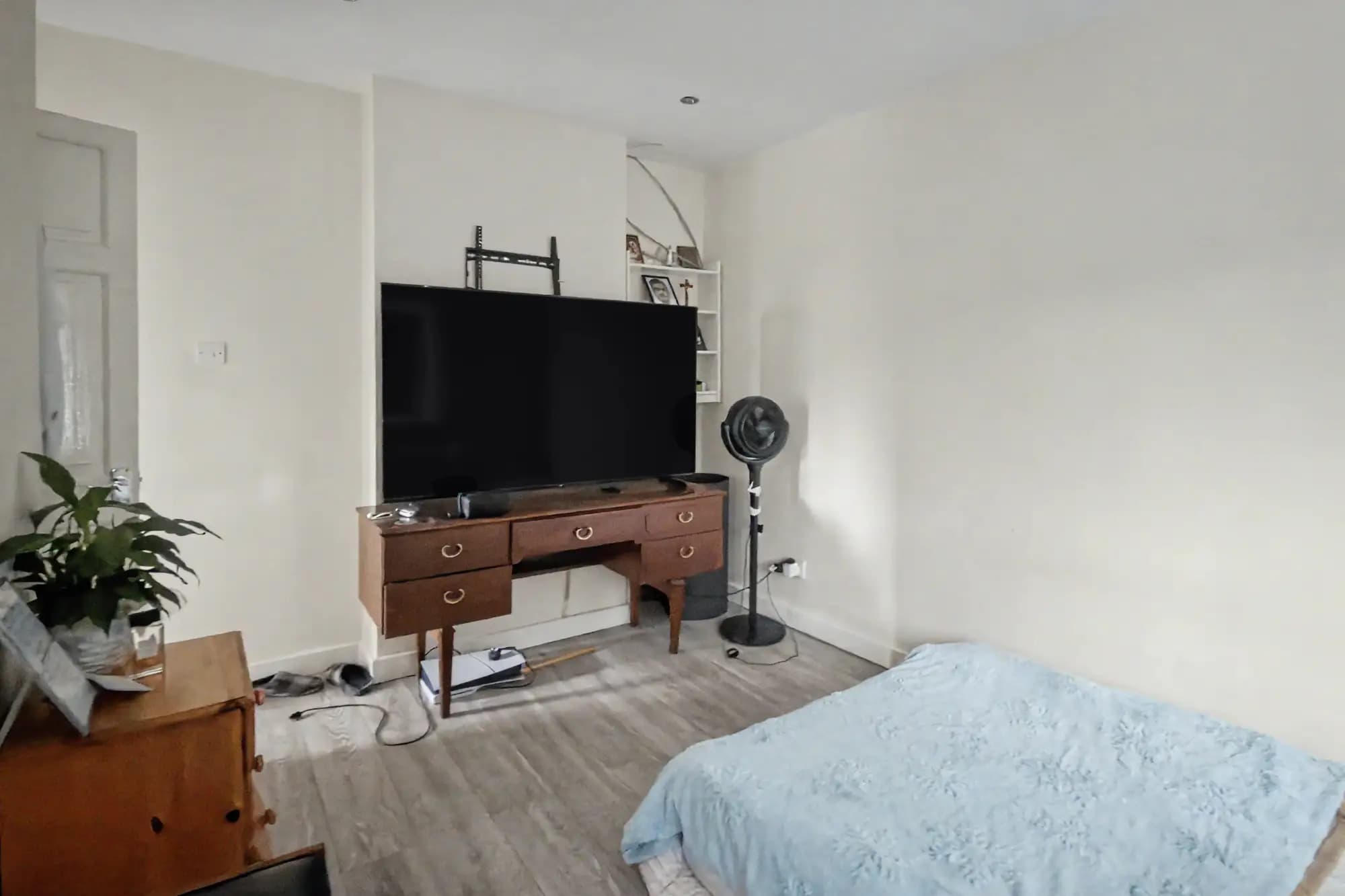 property photo 11 of 22