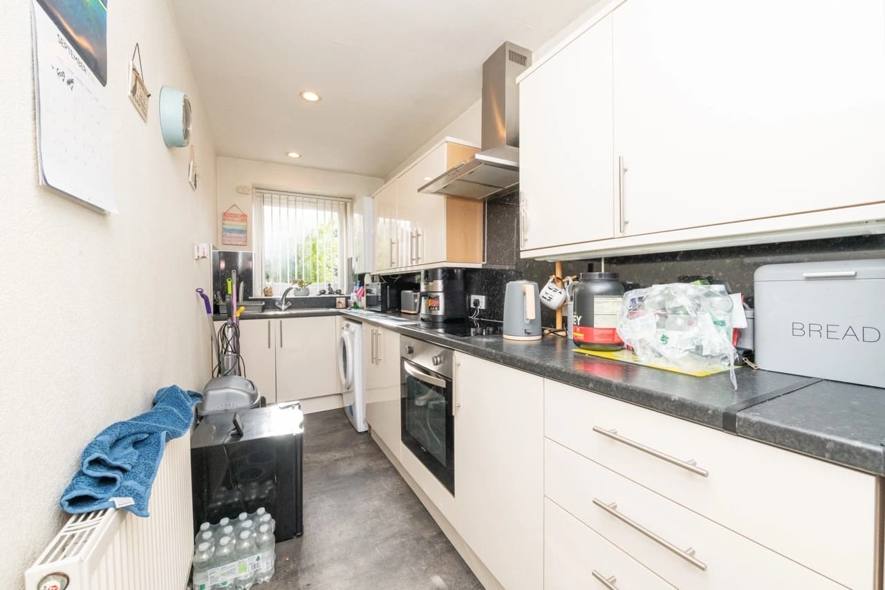 property photo 6 of 17