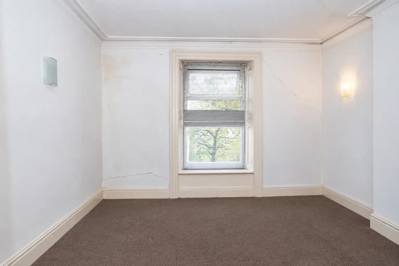 property photo 11 of 21