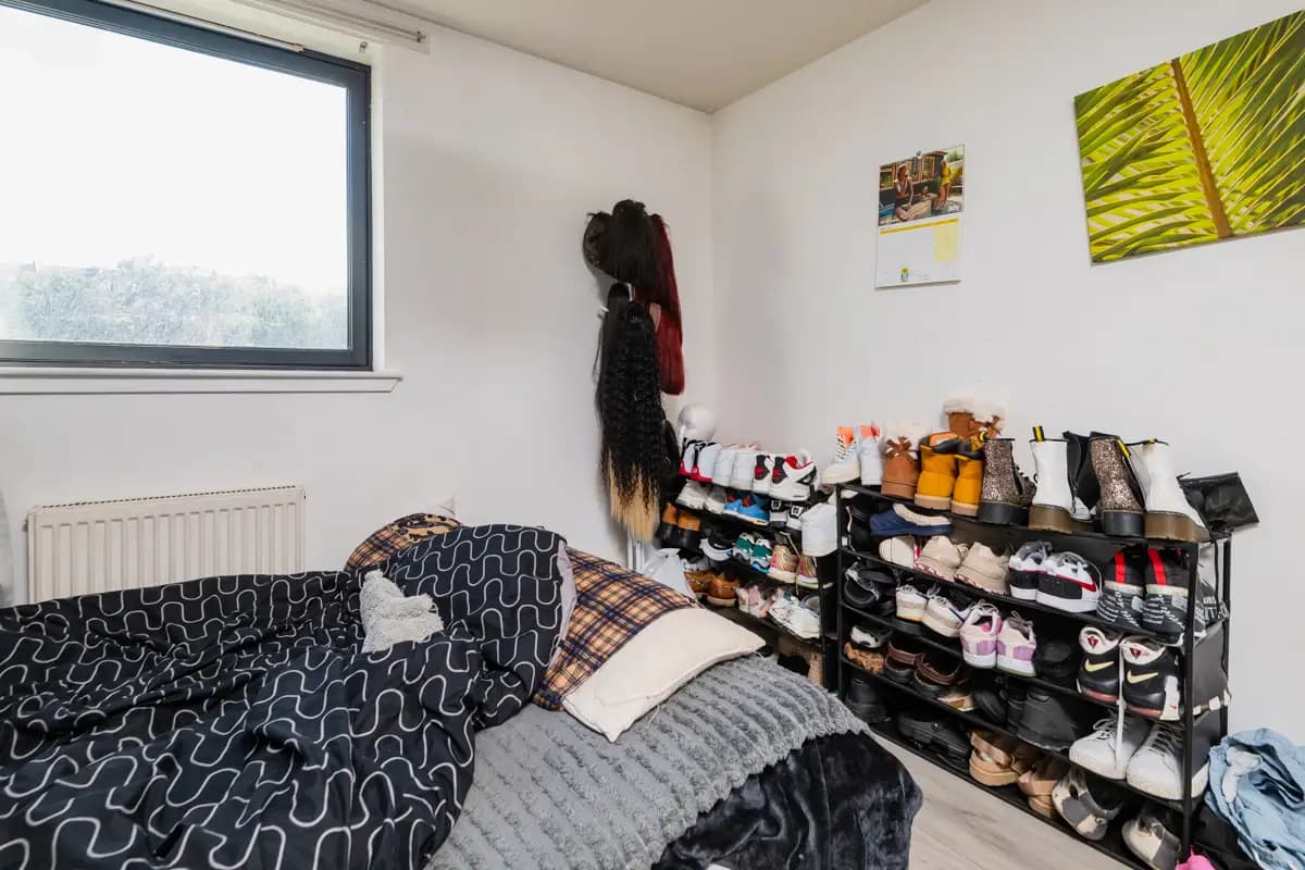 property photo 13 of 18