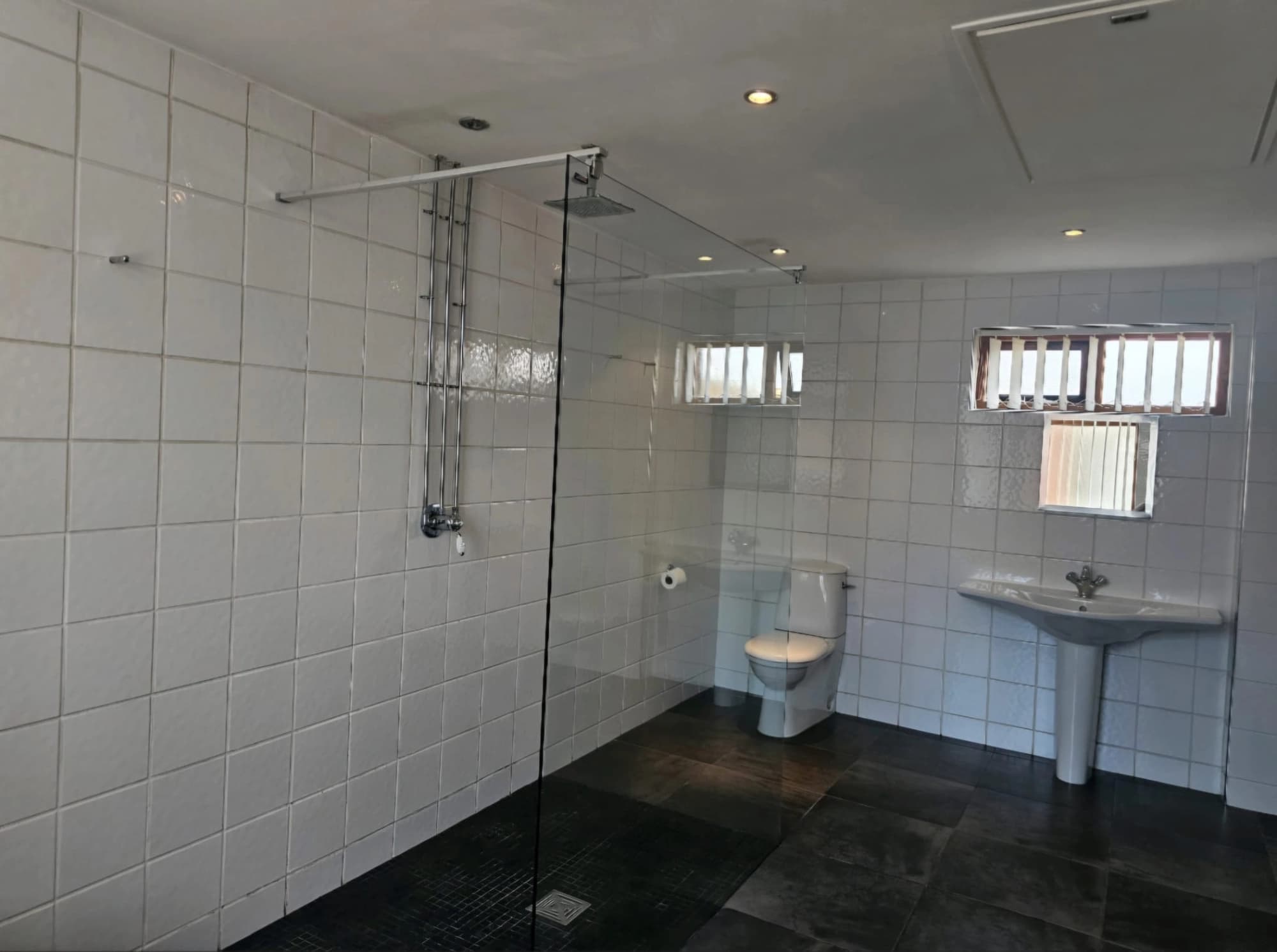 property photo 9 of 15