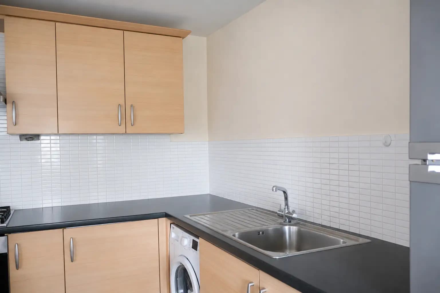 property photo 6 of 14