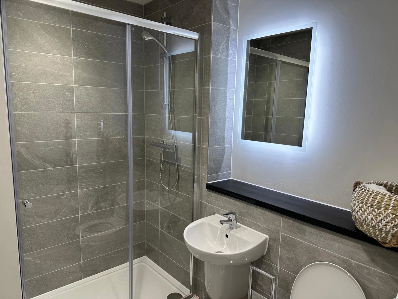 property photo 10 of 33