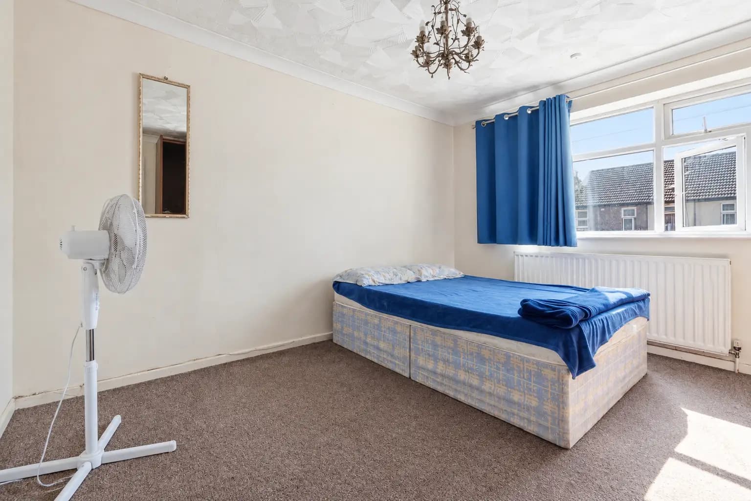 property photo 7 of 17