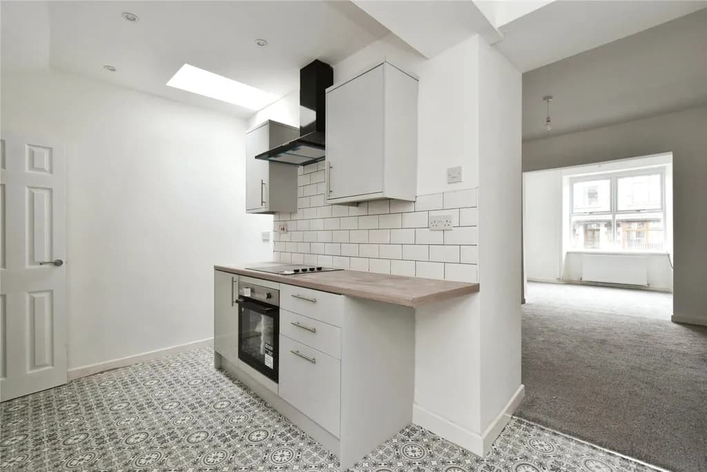 property photo 5 of 21