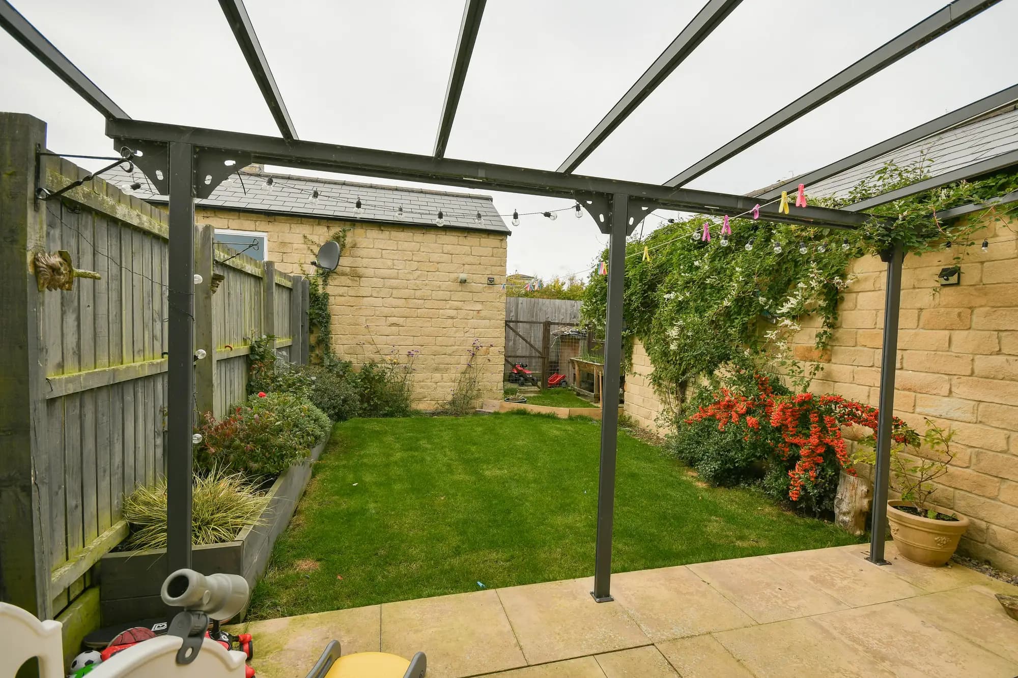 property photo 22 of 25