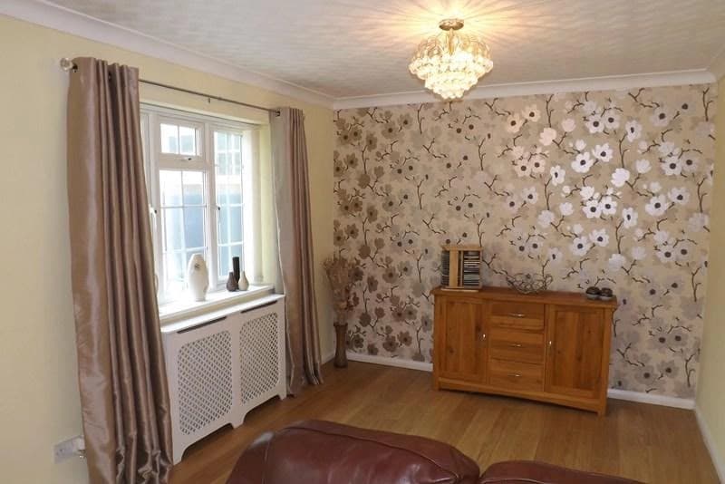 property photo 9 of 11