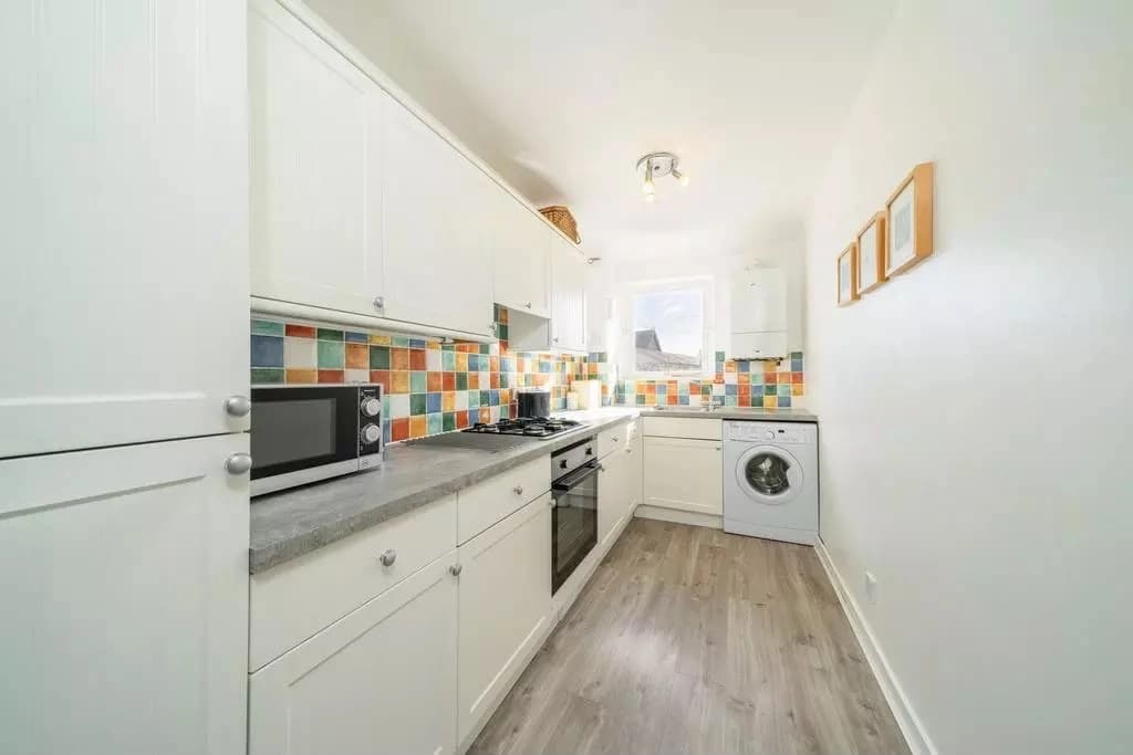 property photo 5 of 21