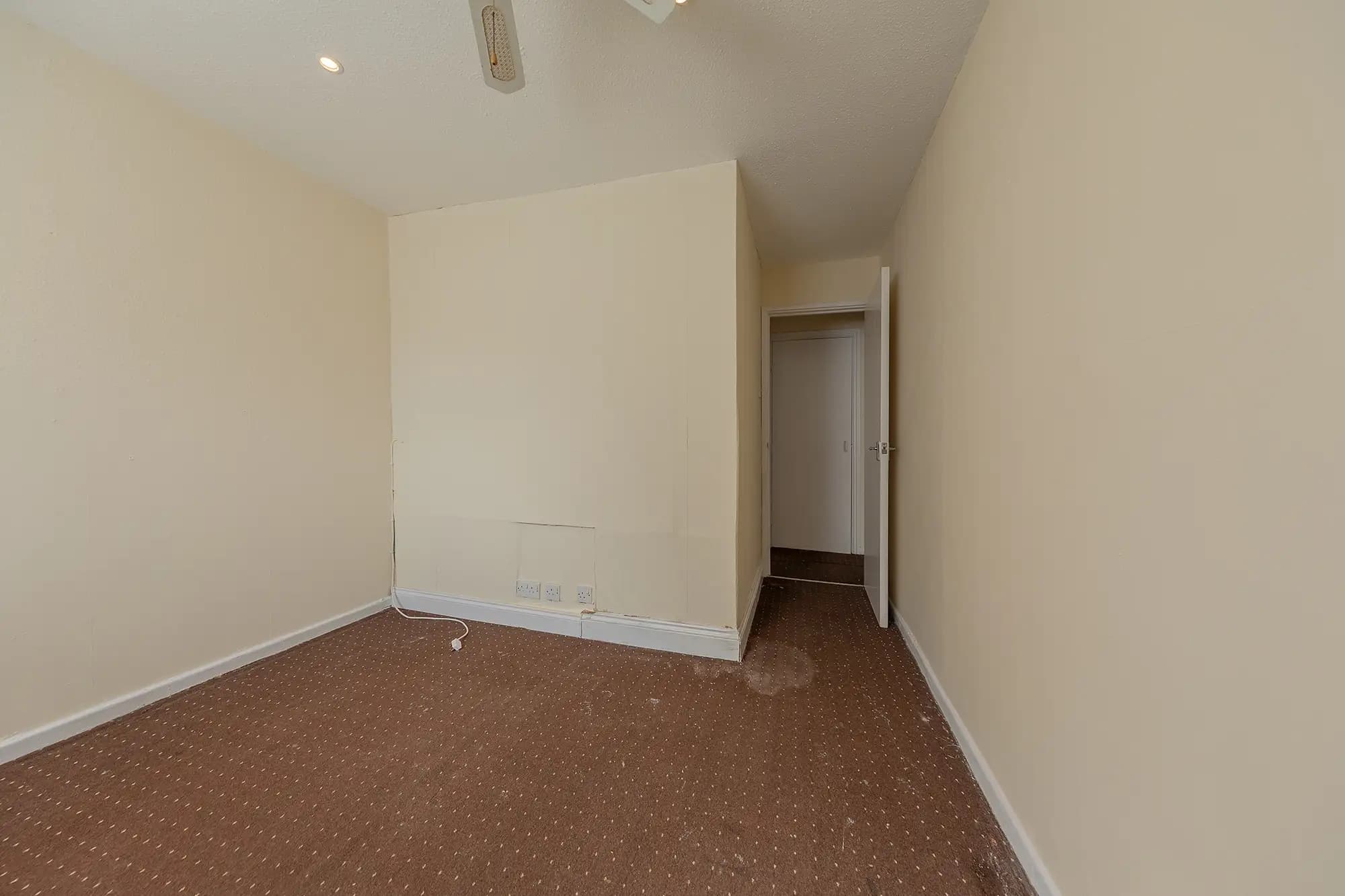 property photo 18 of 35