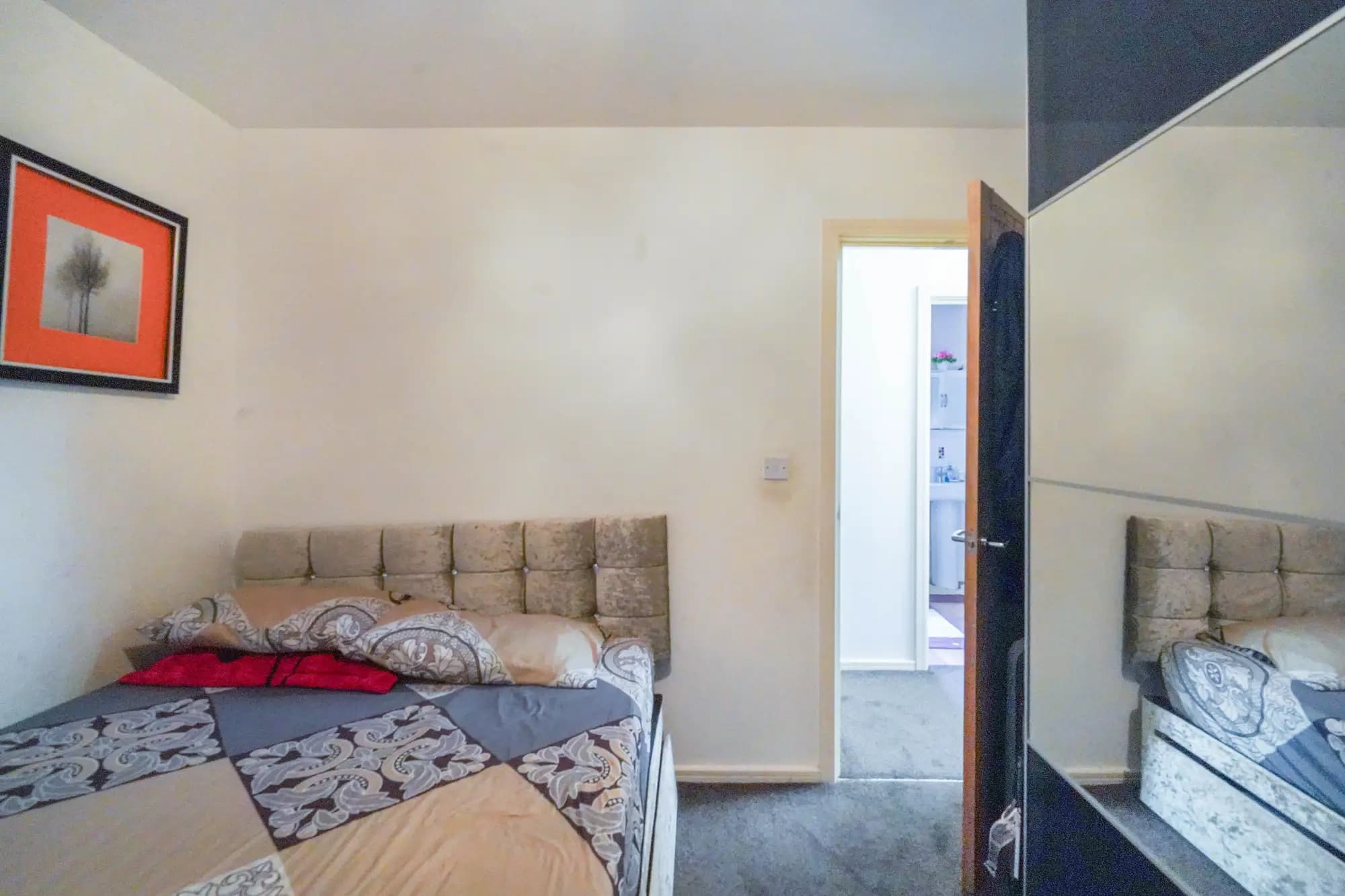 property photo 13 of 25