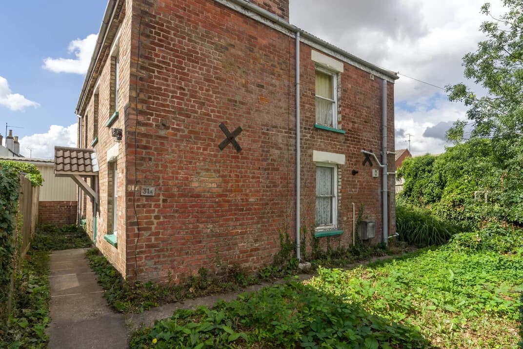 property photo 1 of 21