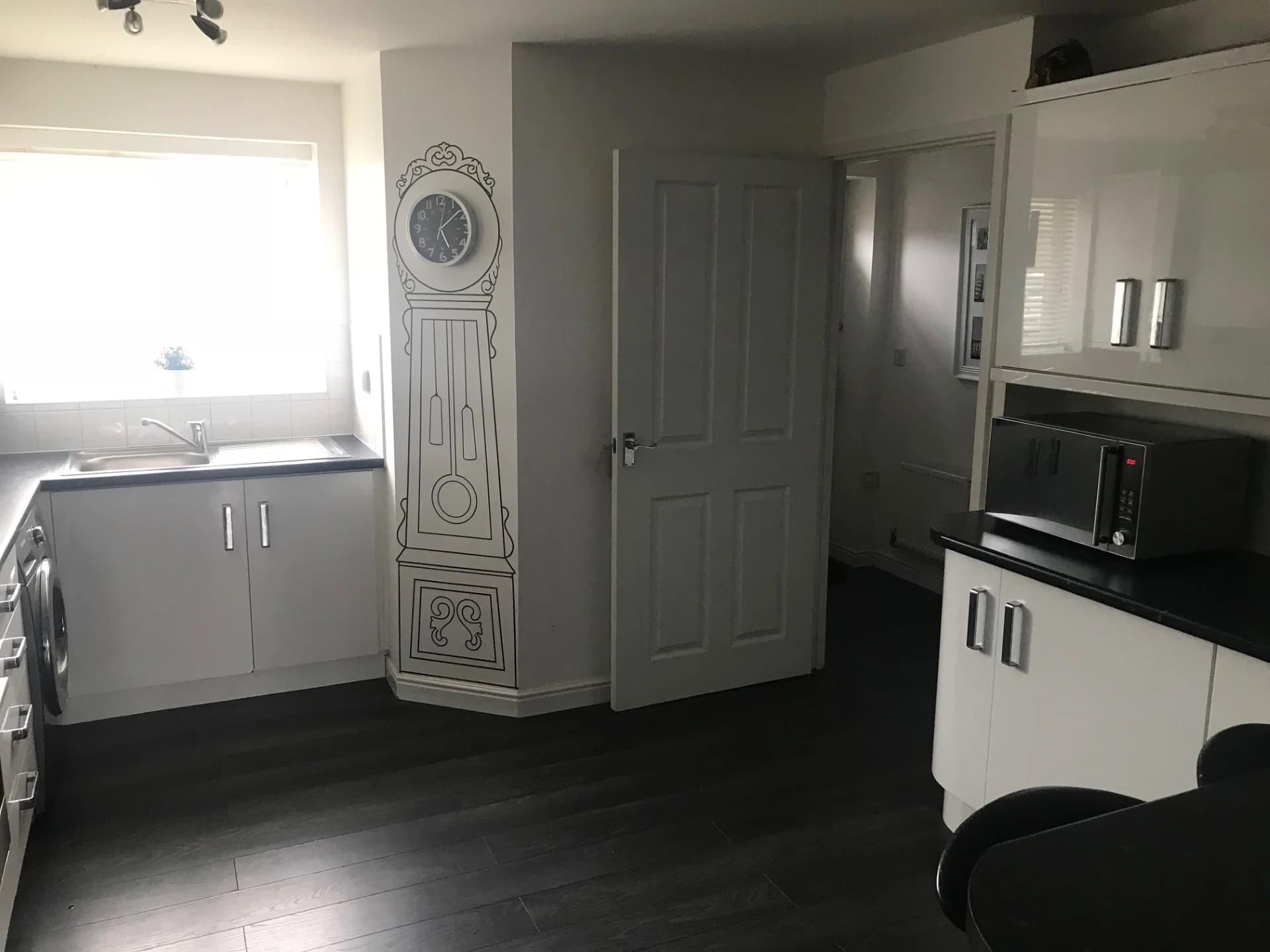 property photo 9 of 22