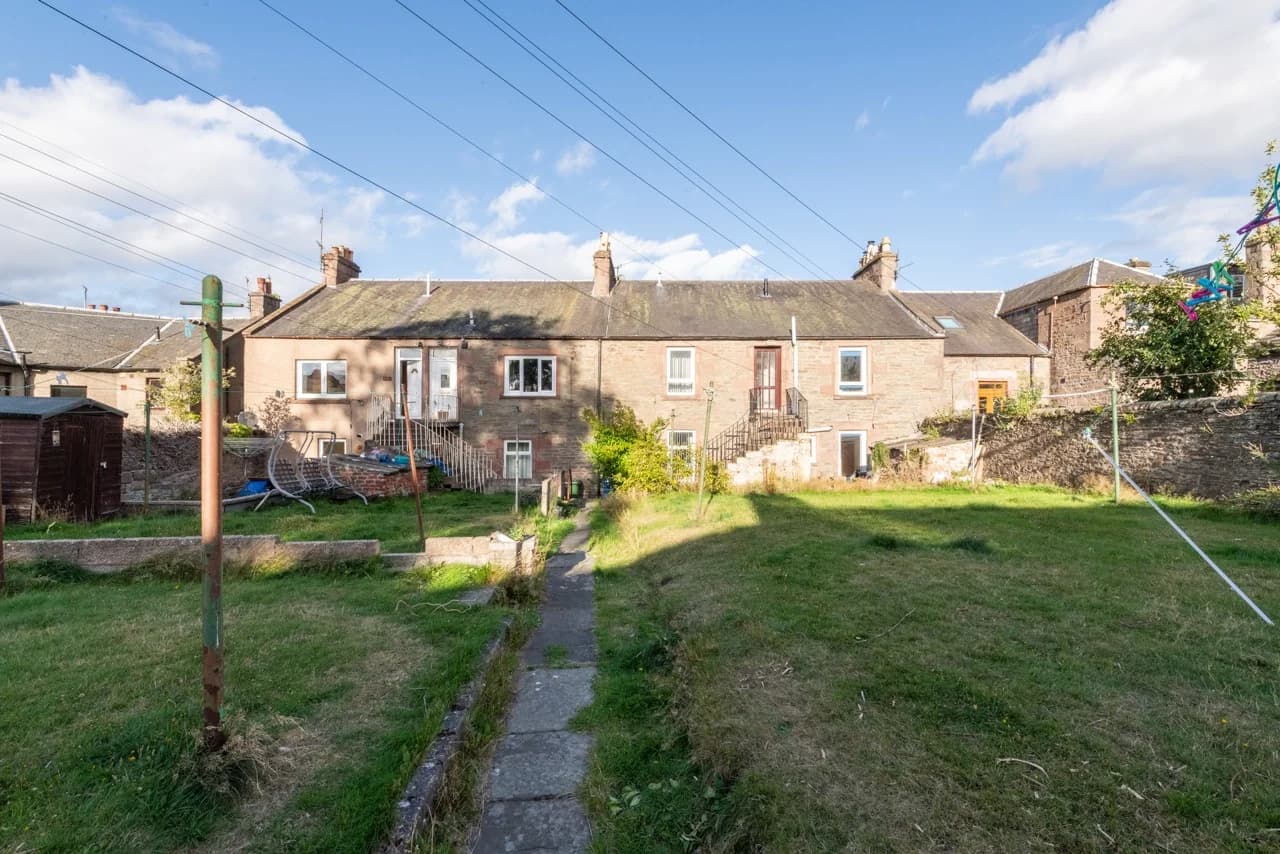 property photo 16 of 17