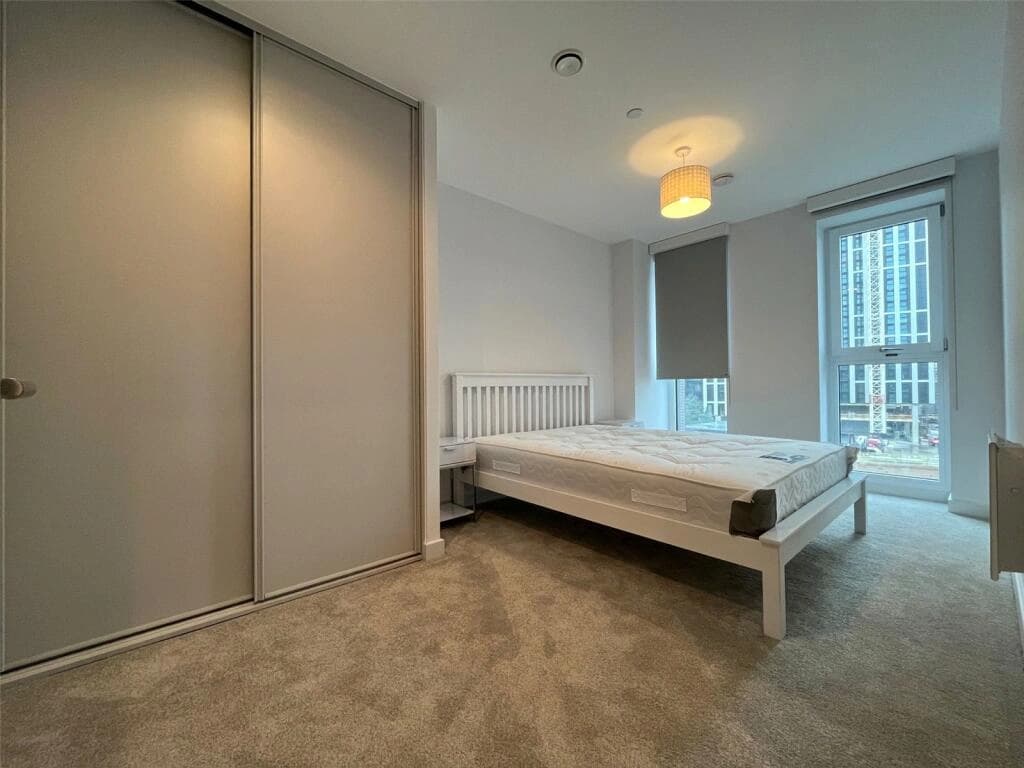 property photo 8 of 19