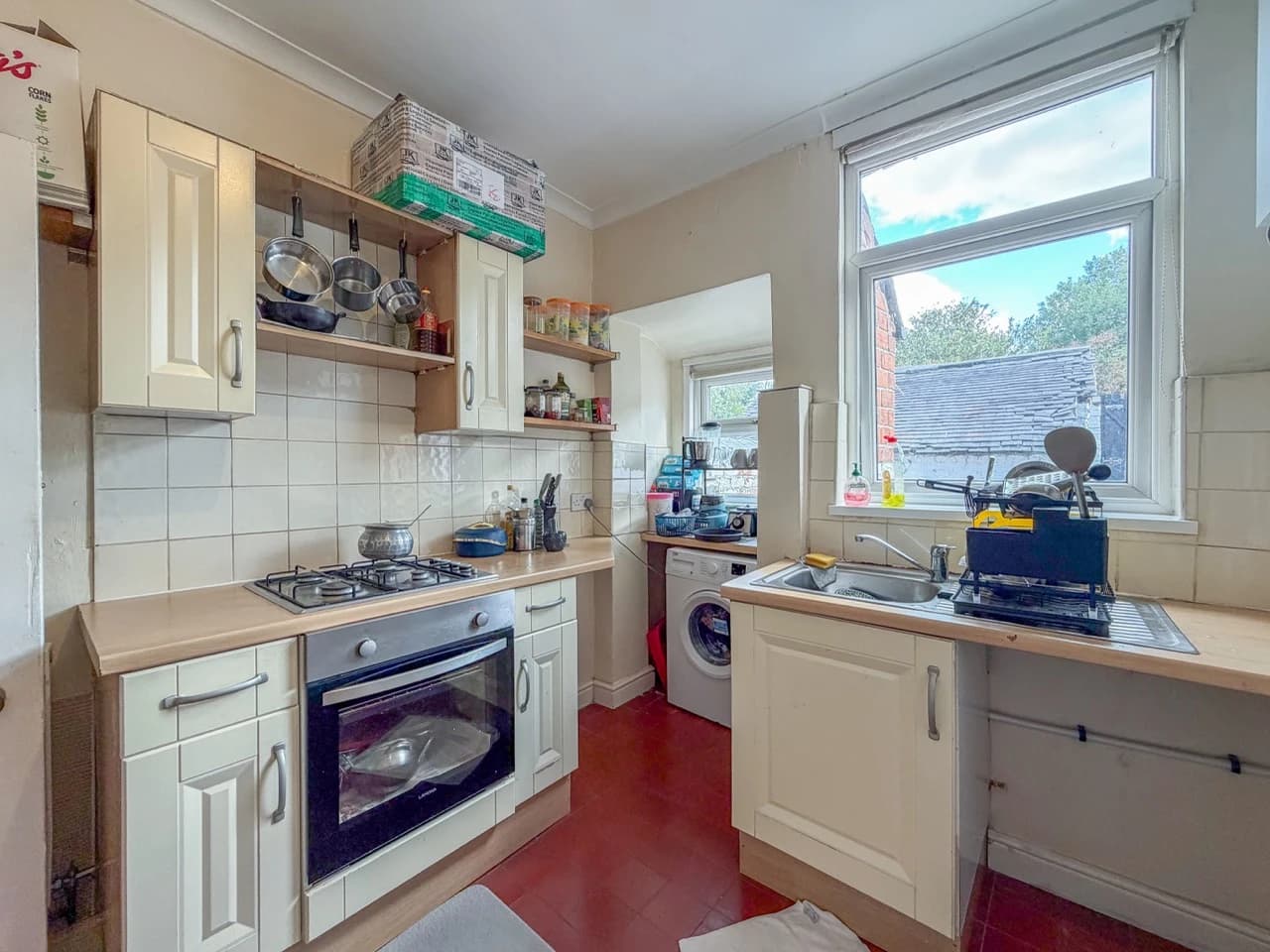 property photo 10 of 25